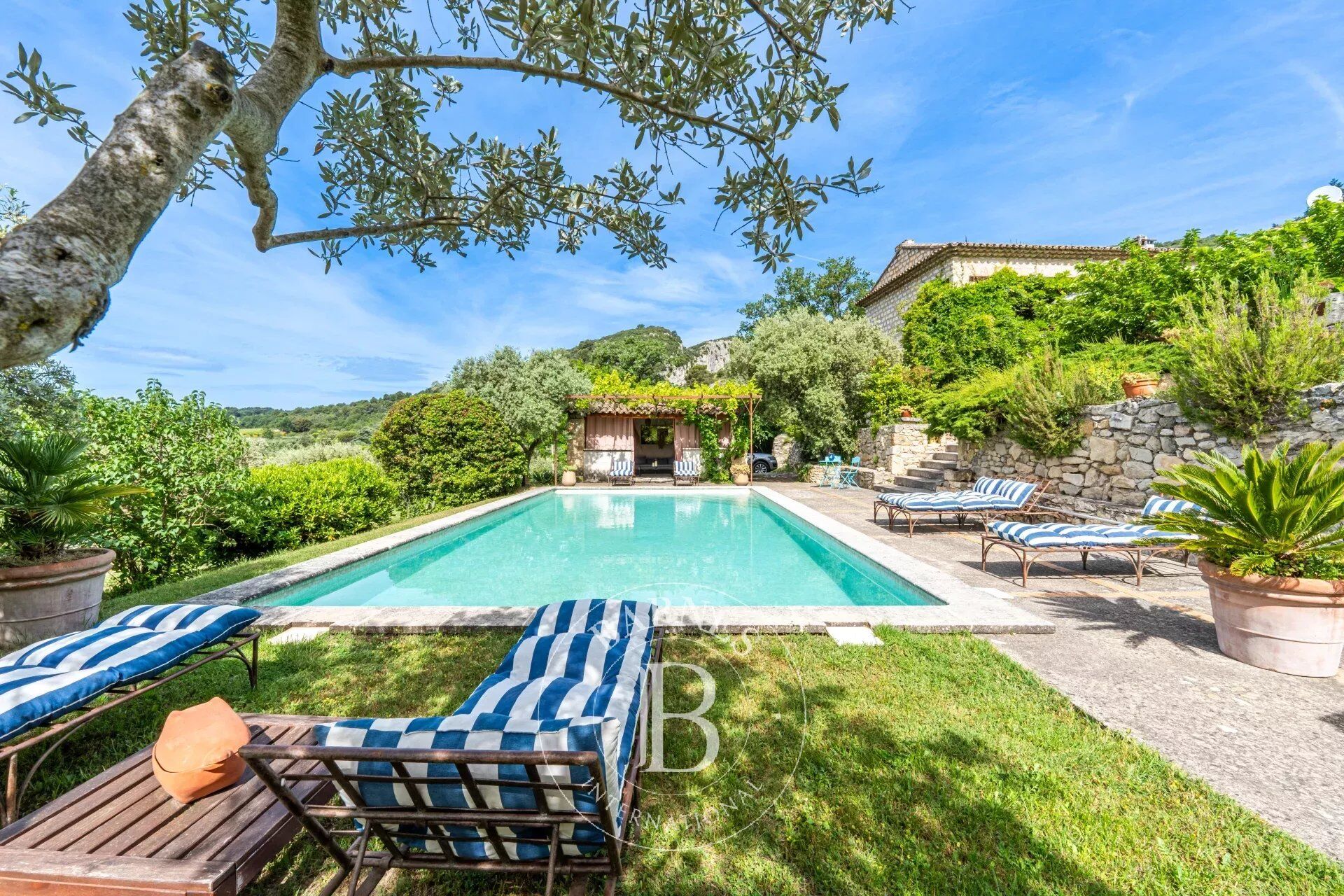 Villa / Maison 11 pièces  à vendre Lourmarin 84160