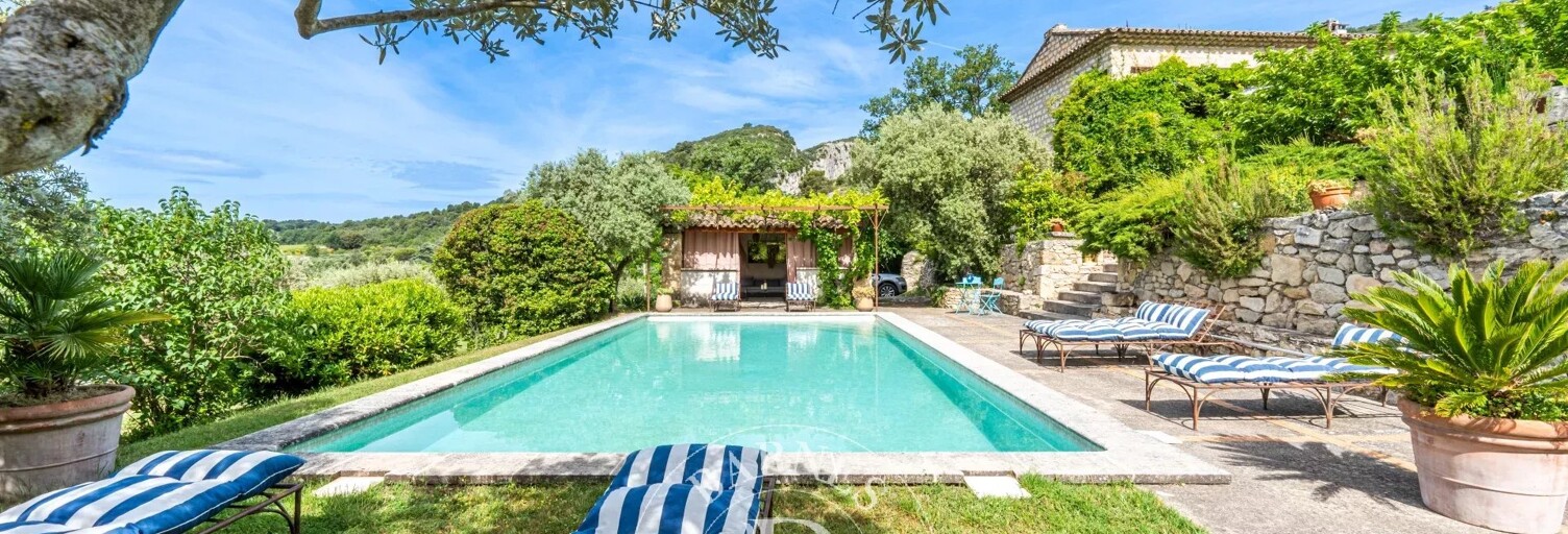 Maison 11 Pièces 320 m² à vendre à Lourmarin (84160)
