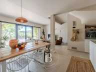 LOURMARIN CENTRE- 320m2 - 6 CHAMBRES-PISCINE-1.6 Ha — photo 4