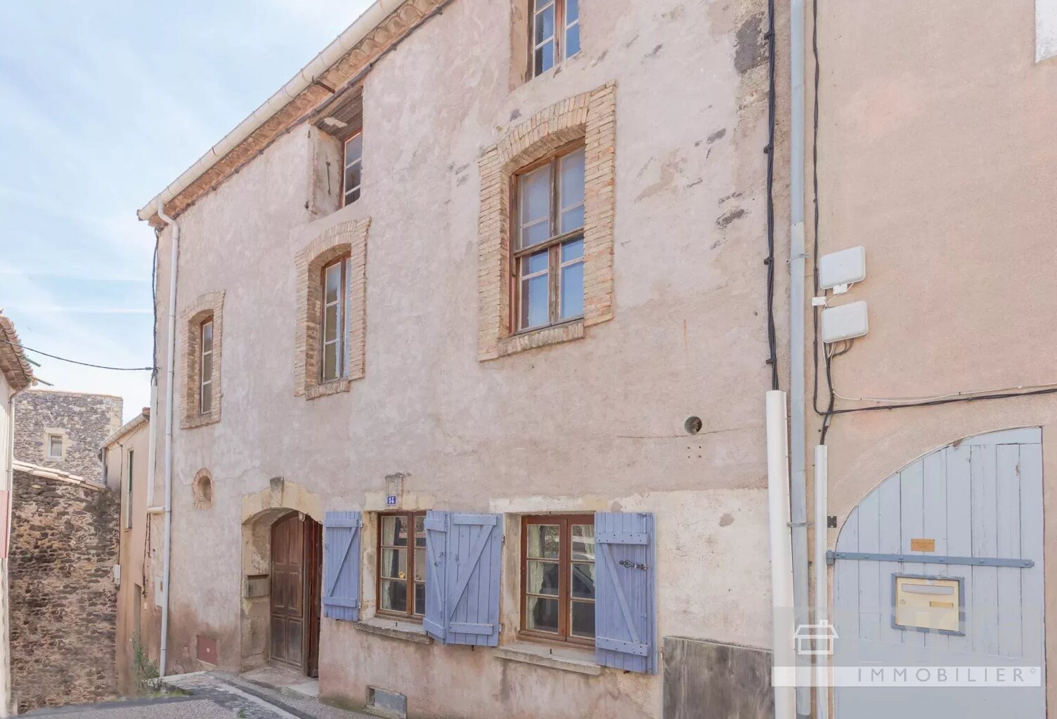 Très grande maison de village avec terrasse — photo 1