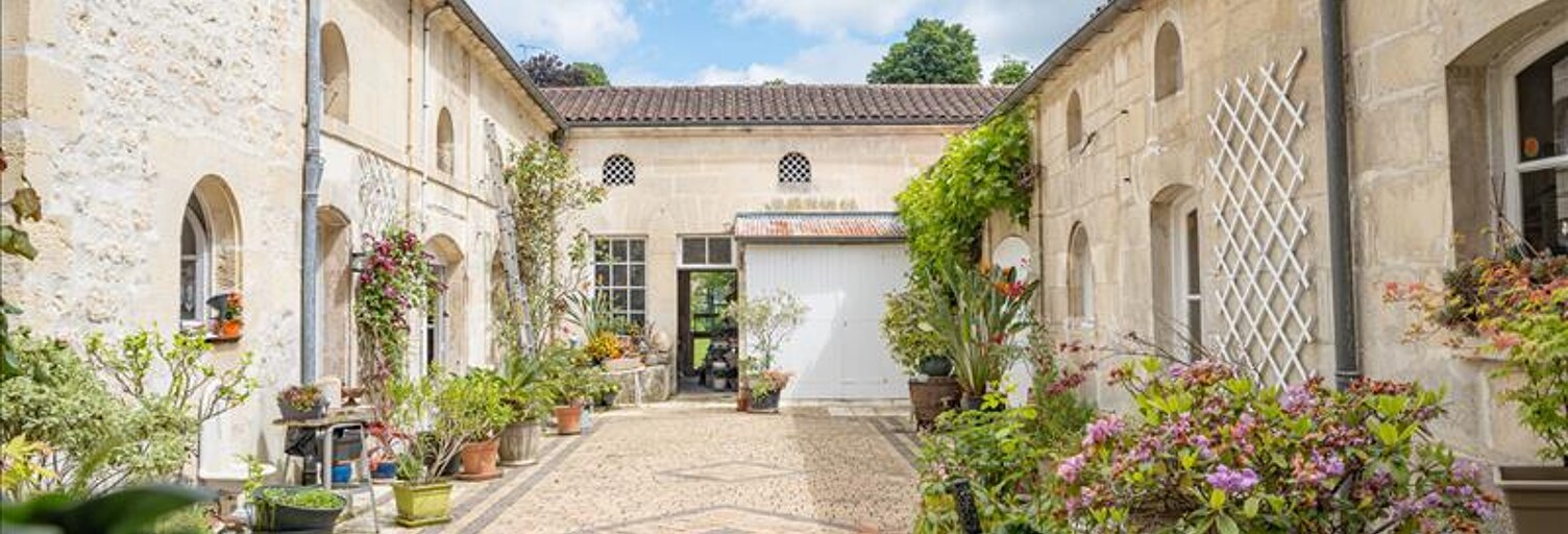 Maison 10 Pièces 359 m² à vendre à Saint-Savinien (17350)
