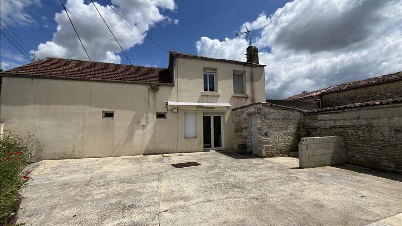 maison 4 pièces 121 m2 à vendre à Aumagne (17770)