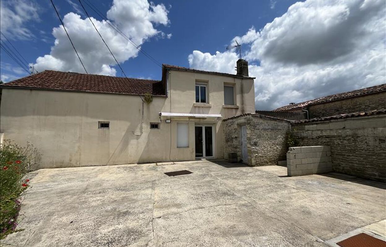 maison 4 pièces 121 m2 à vendre à Aumagne (17770)