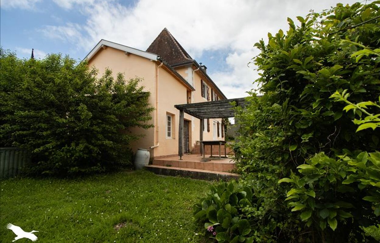 maison 6 pièces 151 m2 à vendre à Burgaronne (64390)