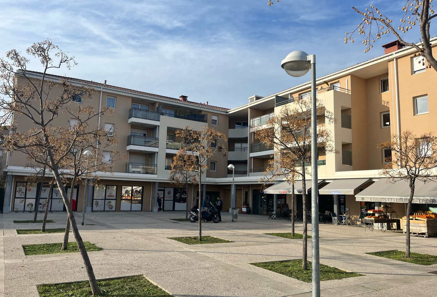 AIX EN PROVENCE - Quartier Saint Mitre - places de stationnements extérieures - résidence fermée — photo 1