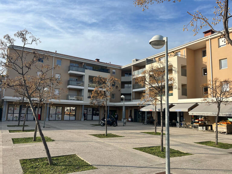 AIX EN PROVENCE - Quartier Saint Mitre - places de stationnements extérieures - résidence fermée — photo 1