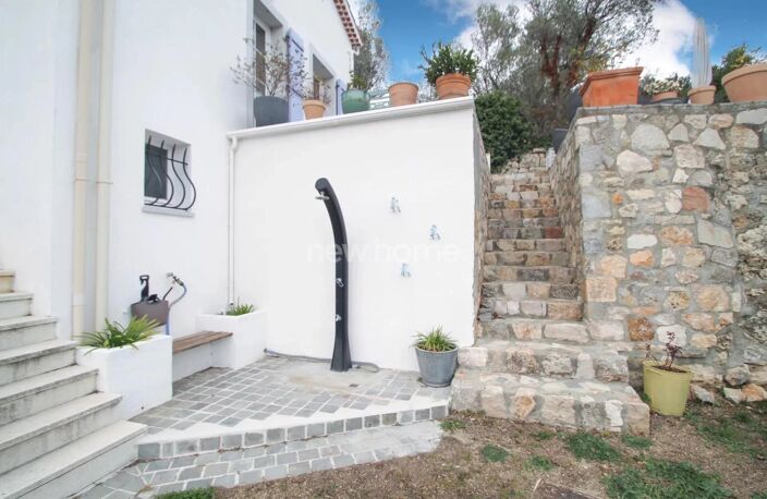villa en parfait état avec belle vue dominante — photo 4