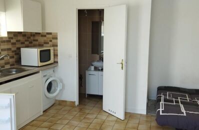location appartement 725 € CC /mois à proximité de Saint-Denis (93200)