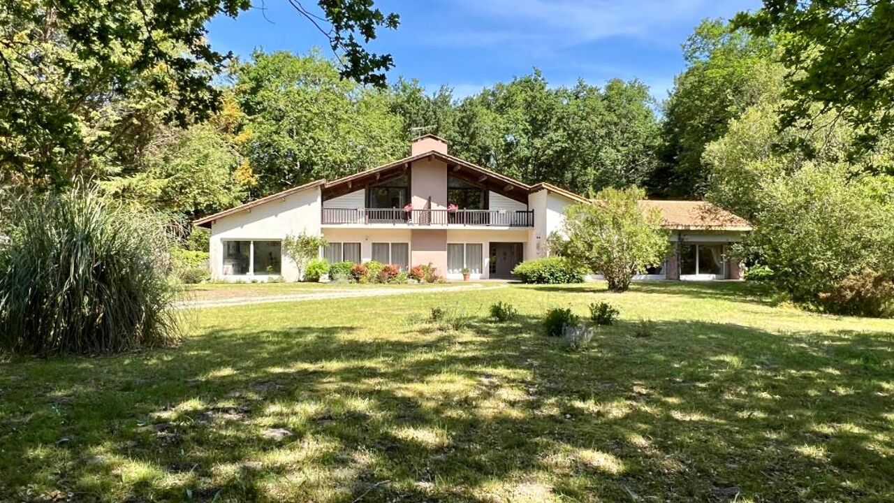 maison 11 pièces 465 m2 à vendre à Gaillan-en-Médoc (33340)