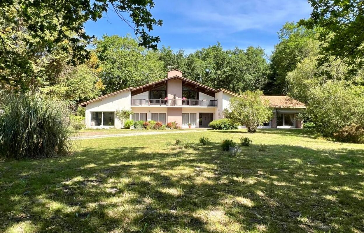 maison 11 pièces 465 m2 à vendre à Gaillan-en-Médoc (33340)