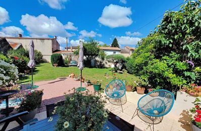 vente maison 210 000 € à proximité de Saint-Ciers-sur-Gironde (33820)