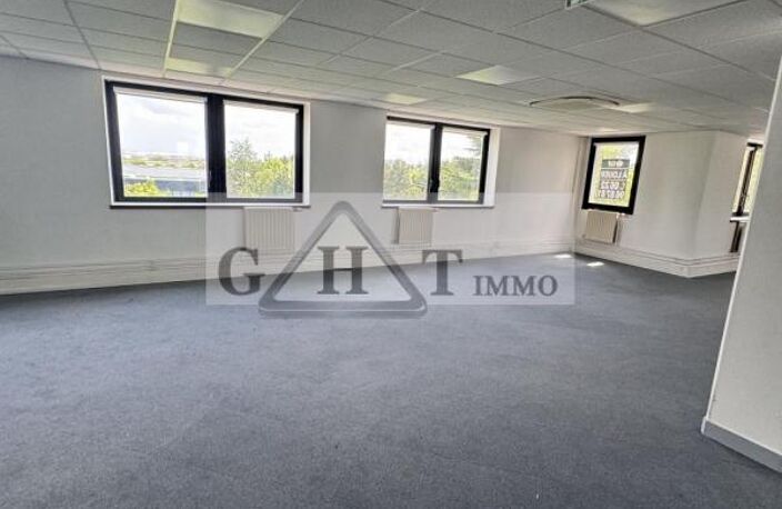 BUREAUX 200 M² A LOUER SAINT DENIS — photo 2