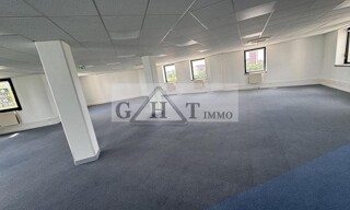 Bureau  400 m² à louer à Saint-Denis (93200)