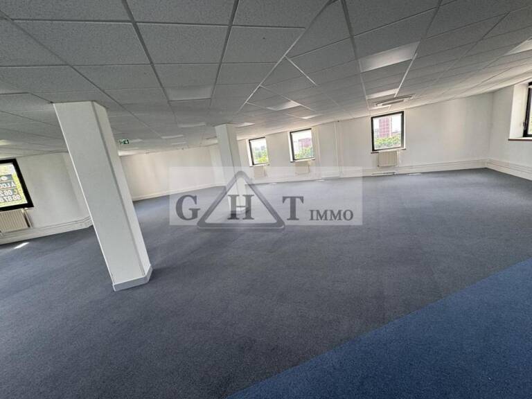 BUREAUX 400 M² A LOUER SAINT DENIS — photo 1