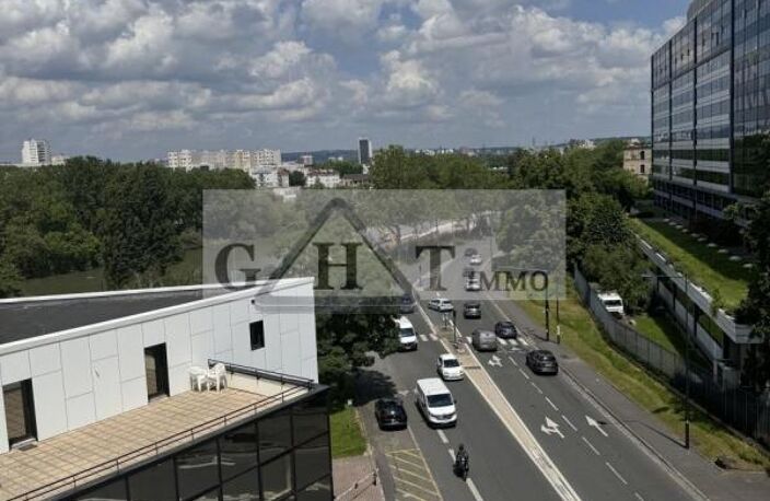 BUREAUX 400 M² A LOUER SAINT DENIS — photo 3