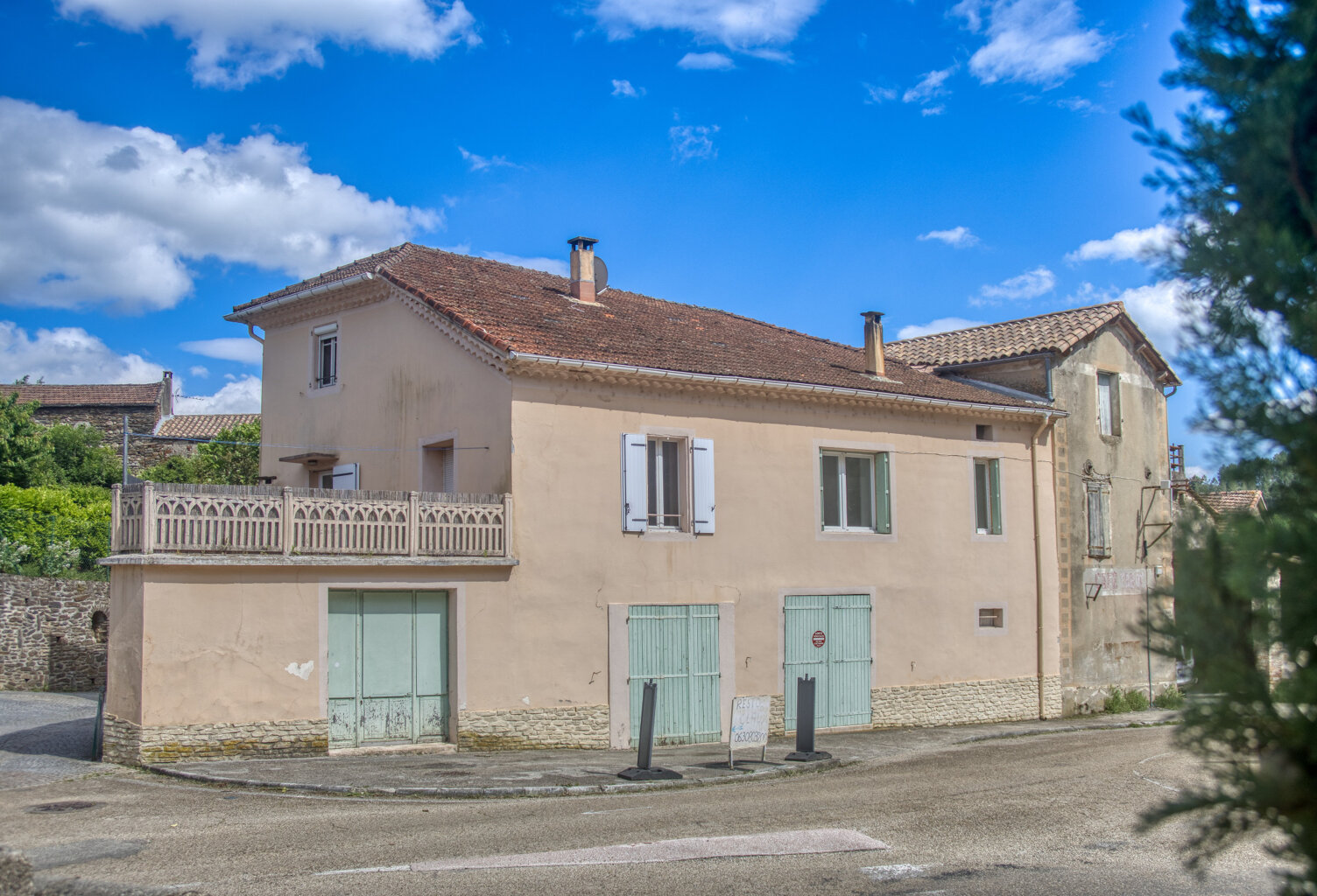 Maison de Village T6 avec Local et Jardin — photo 1