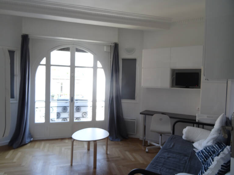 APPARTEMENT DIVISE EN 4 STUDIOS — photo 1