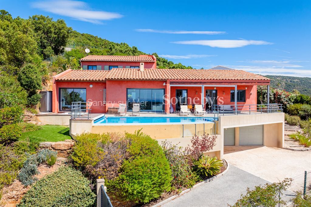 Villa / Maison 7 pièces  à vendre Londe-les-Maures (La) 83250