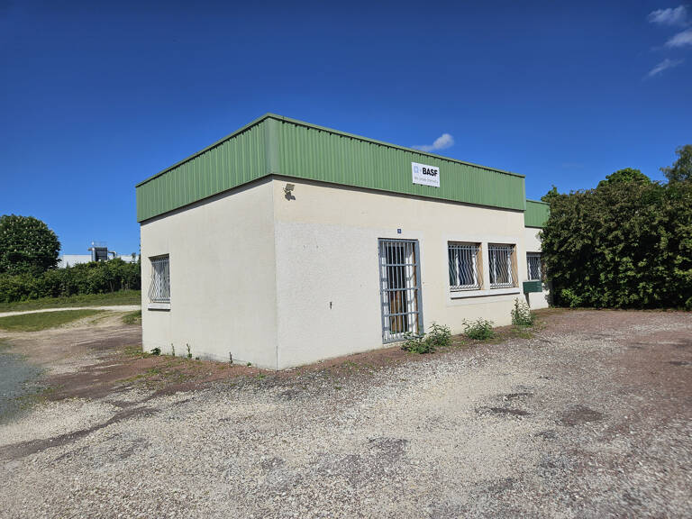 Local industriel  195 m² — photo 1