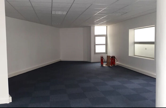 SAINT-OUEN 93400 - LOCATION - BUREAUX - 265m2 - LOCAUX PROFE — photo 3