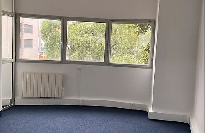 SAINT-OUEN 93400 - LOCATION - BUREAUX - 265m2 - LOCAUX PROFE — photo 5