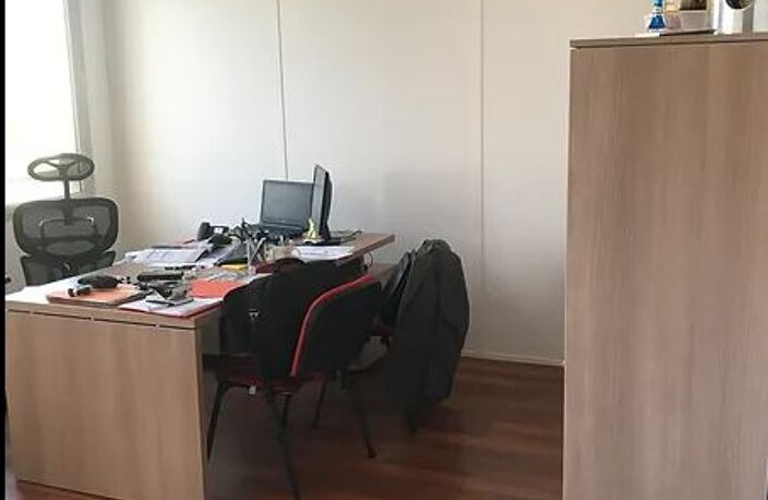 SAINT-OUEN 93400 - LOCATION - BUREAUX - 103m2 - LOCAUX PROFE — photo 4