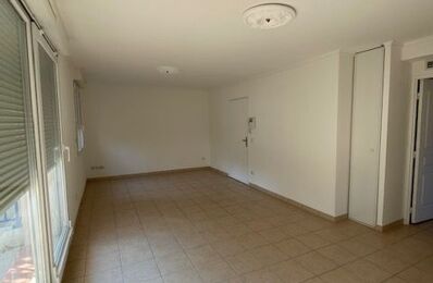location appartement 966 € CC /mois à proximité de Cuers (83390)