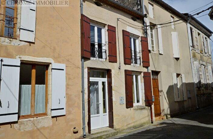 Belle maison de ville en pierre — photo 2