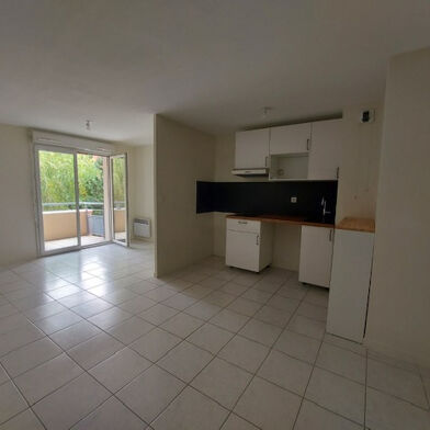 Appartement 3 pièces 750 €