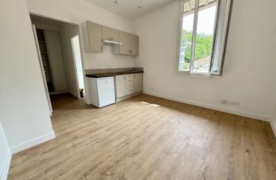 location appartement 850 € CC /mois à proximité de Tourrette-Levens (06690)