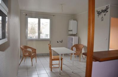location appartement 440 € CC /mois à proximité de Chambles (42170)