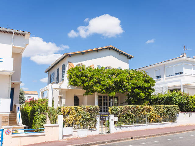 VILLA ROYAN PLAGE DU CHAY  AU PRIX DE 895 000 EUR HAI — photo du bien