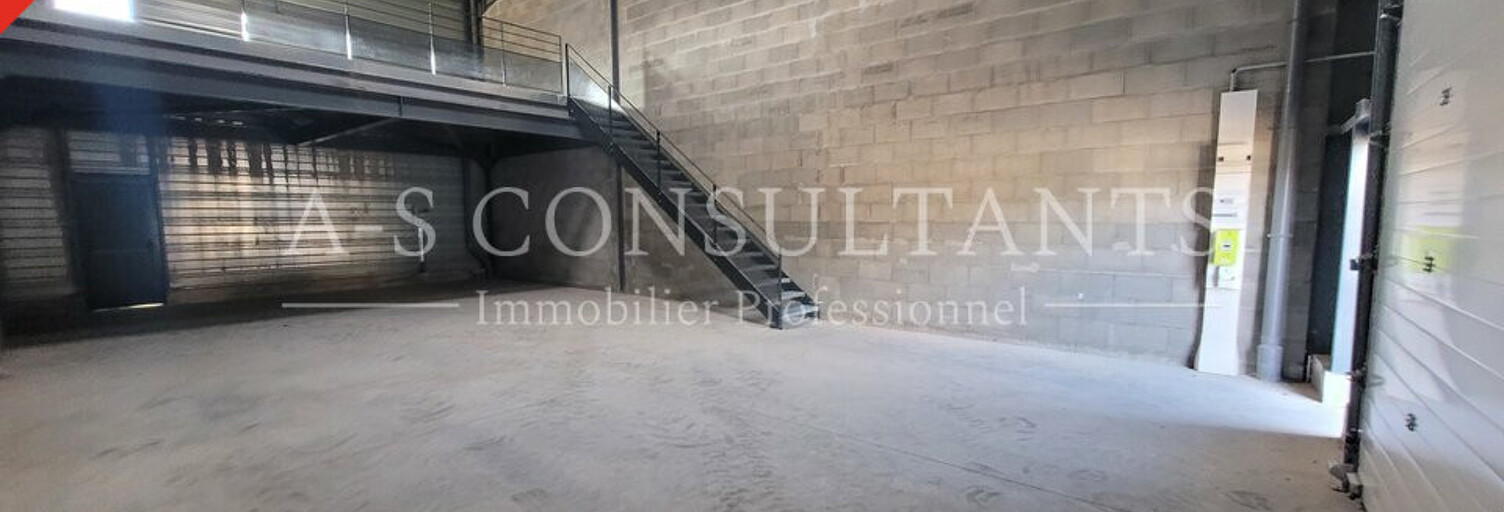 Local industriel  145 m² à louer à Saint-Priest (69800)