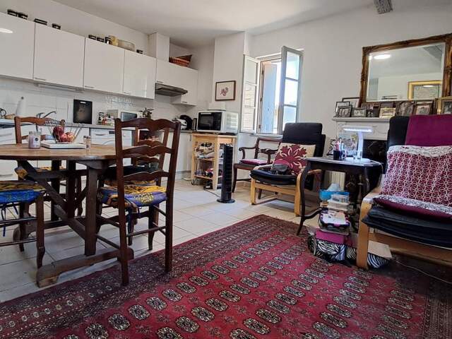 Appartement À Vendre — photo du bien