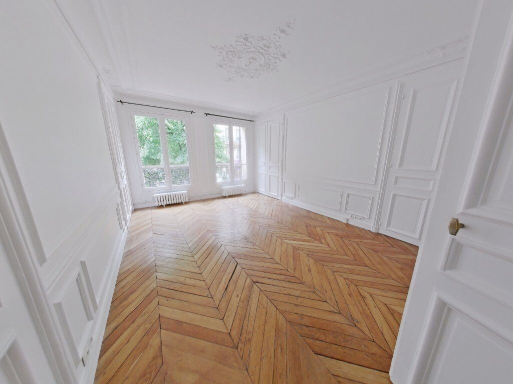 Appartement a louer paris-18e-arrondissement - 3 pièce(s) - 81 m2 - Surfyn