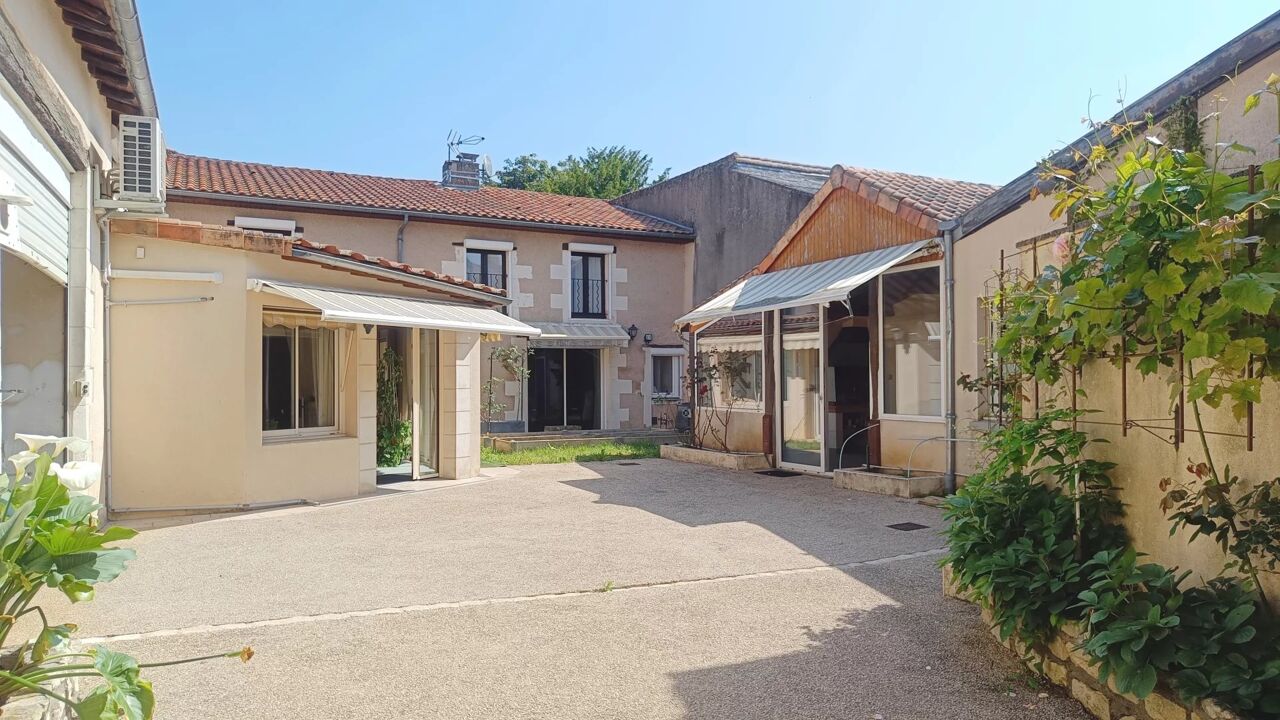 maison 6 pièces 160 m2 à vendre à Neuville-de-Poitou (86170)