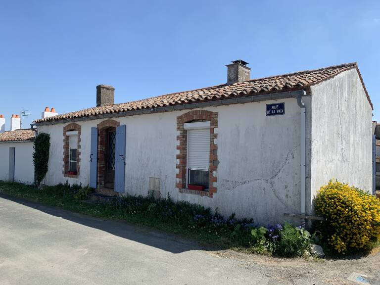 Maison en pierre dans le coeur des Conches — photo 1