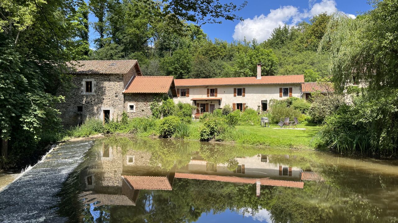 maison 7 pièces 261 m2 à vendre à Confolens (16500)