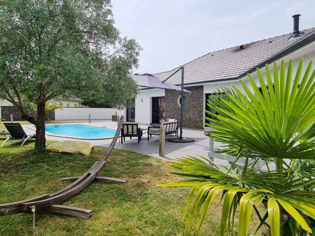 LESCAR - VILLA 180M², DOUBLE GARAGE ET PISCINE — photo du bien