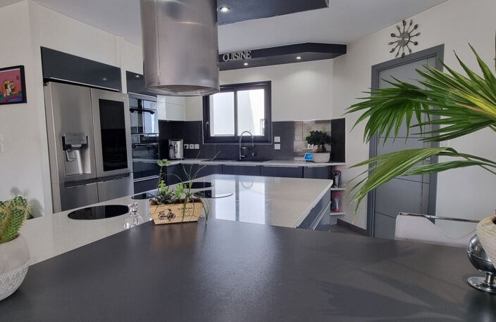 LESCAR - VILLA 180M², DOUBLE GARAGE ET PISCINE — photo 2