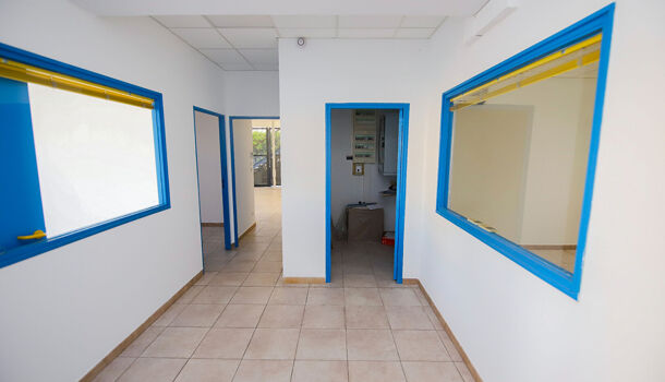 Local commercial 2 pièces  à vendre Hyères 83400