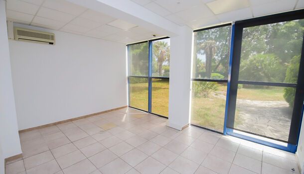 Local commercial 2 pièces  à vendre Hyères 83400