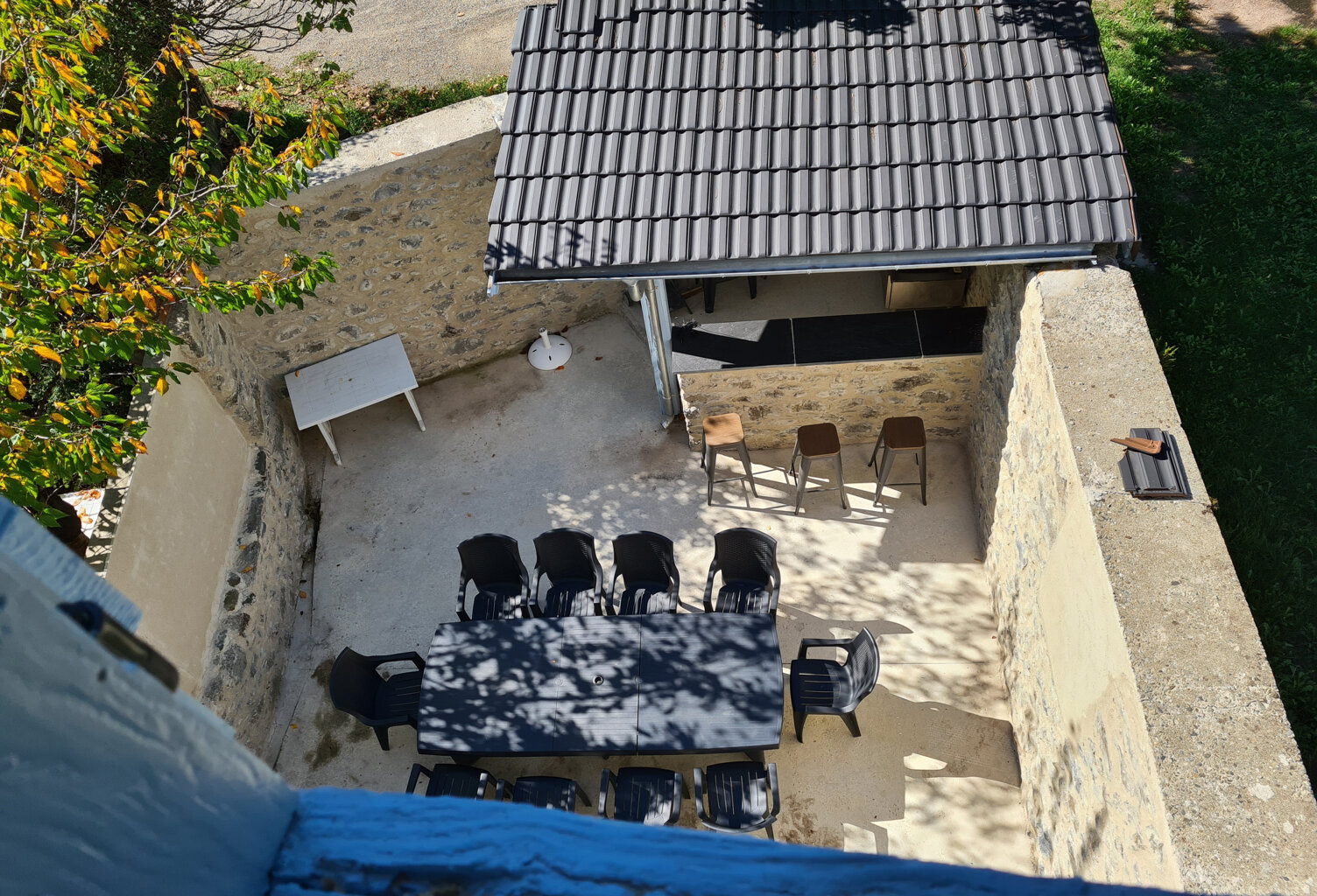 Maison en pierre, garage, agréable terrasse. — photo 1