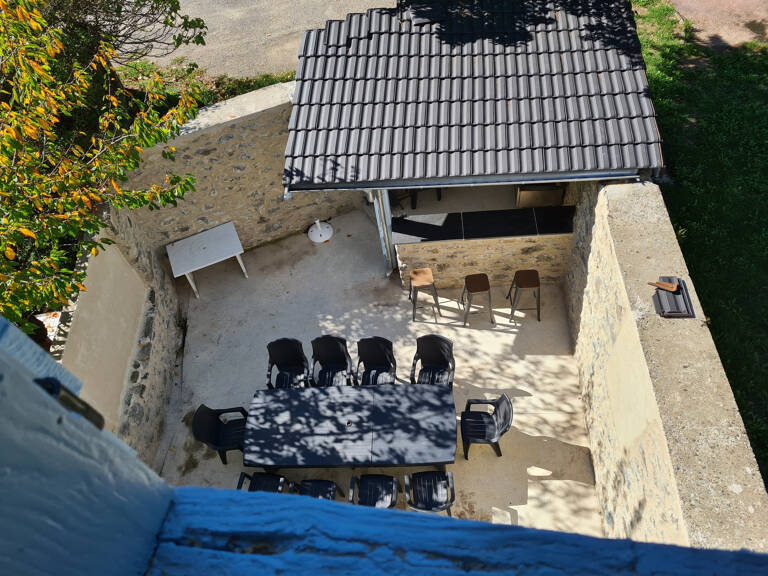 Maison en pierre, garage, agréable terrasse. — photo 1