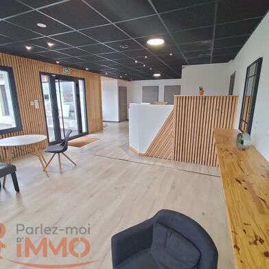 Maison 8 pièces 210 m²