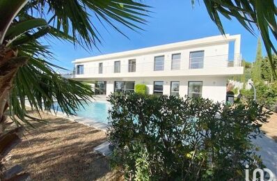 maison 8 pièces 328 m2 à vendre à Roquebrune-sur-Argens (83520)