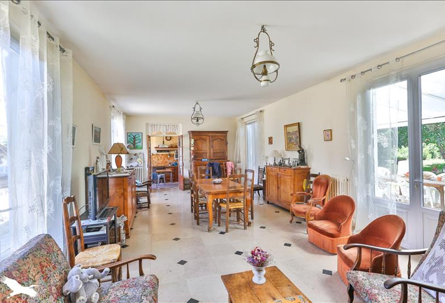 Vente maison 10 pièces 220 m² Saint-Aigulin (17360) — photo 1