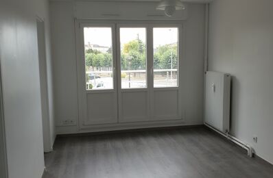 location appartement 499 € CC /mois à proximité de Courtisols (51460)