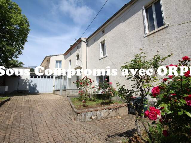 Maison de village avec cour et terrain — photo du bien