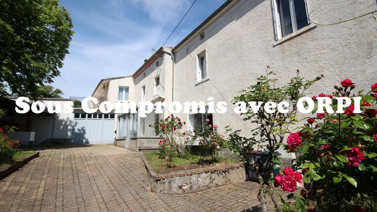 maison 4 pièces 117 m2 à vendre à Chalus (63340)